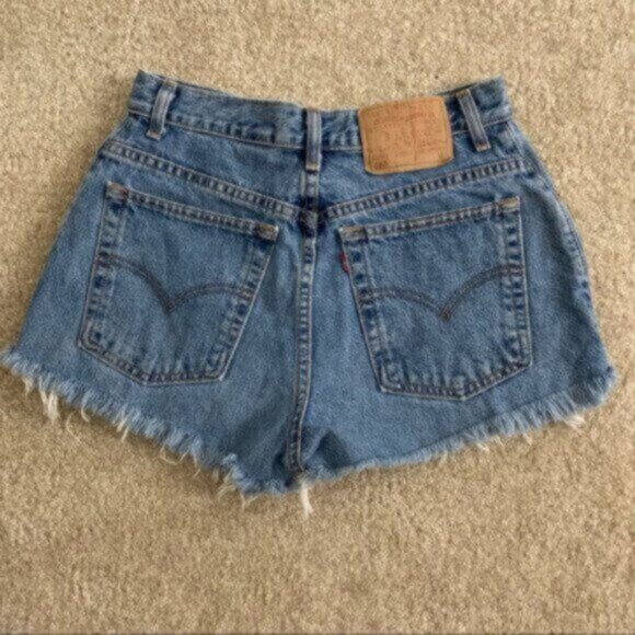 Levi’s 550 Original Raw-Edge Denim Shorts - Picture 4 of 10